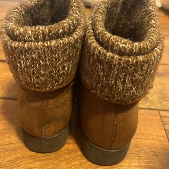 Boots! - Picture 5 of 7